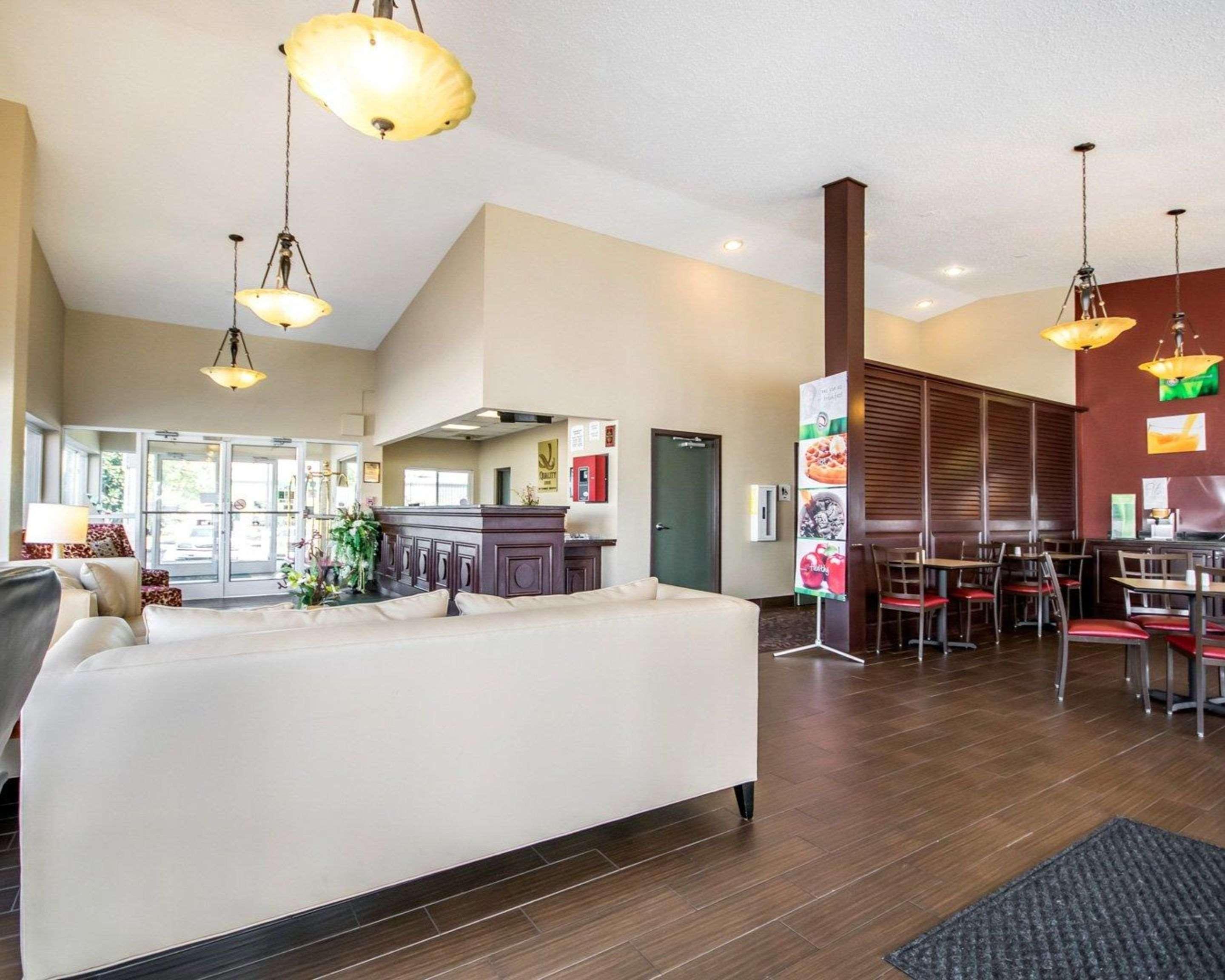 Quality Inn & Suites Elizabethtown Exterior foto